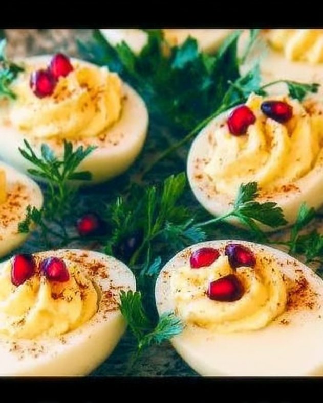 Christmas Deviled Eggs